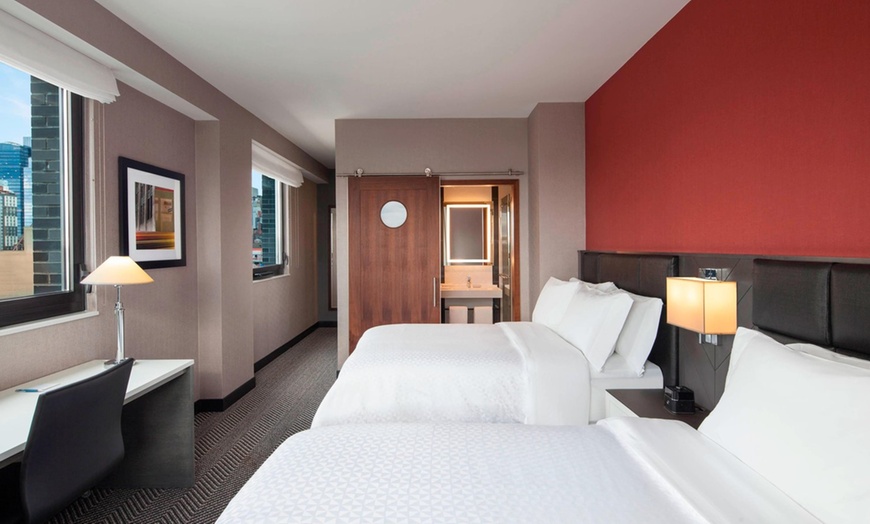 Image 18: Manhattan Midtown West Hotel near Hudson Yards