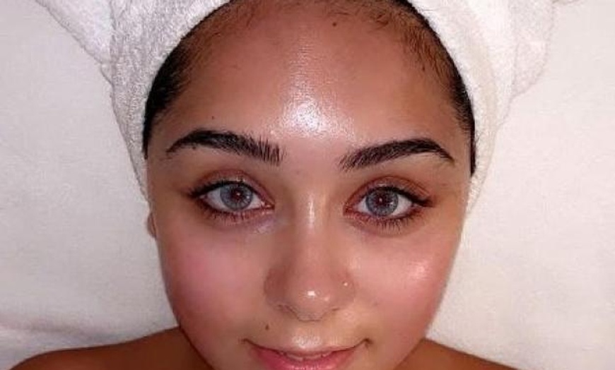 Image 5: Luxurious Pampering with Swissline Facial & Massage