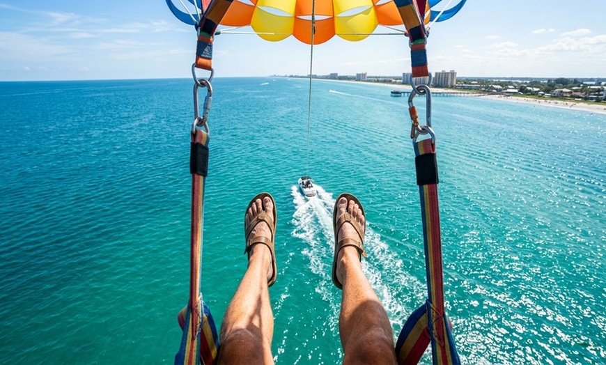 Image 4: 1200-Foot Parasail Flight Experience for Two in Venice Beach
