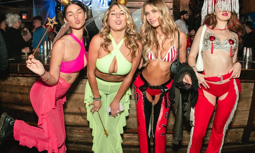 Image 9: Explore Chicago's Halloween Bar Crawl with VIP Deals