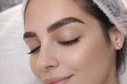 BROW LAMINATION WITH TINT PLUS THREADING - TATA PESTANA