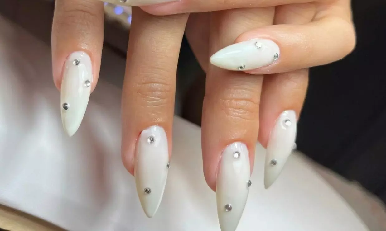 Sesión de manicura semipermanente con opción a análisis capilar