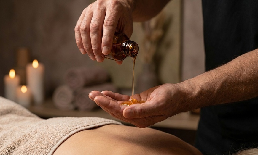 Image 8: Unwind with Your Loved One During 60-Minute Cozy Couples Massage