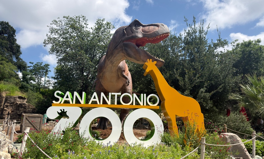 Image 2: San Antonio Zoo Discount Tickets & Savings!