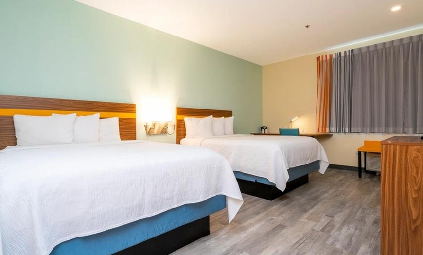 Image 22: Orlando Hotel near SeaWorld with Free Breakfast