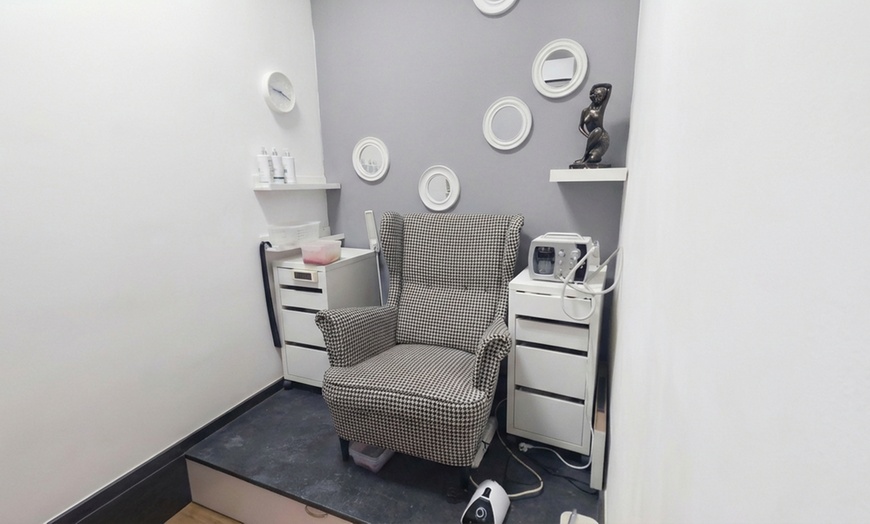 Image 3: Zabieg diamentowy Glow lub bankietowo-caviorowy 