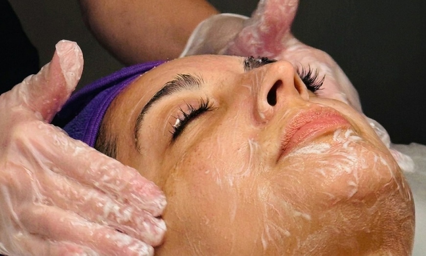 Image 3: Pampering packages with Massage, Facial, Infrared Sauna for 1 or 2