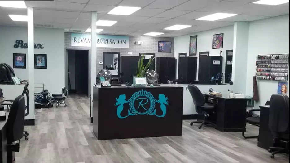 Professional Hair Color and Highlight Services