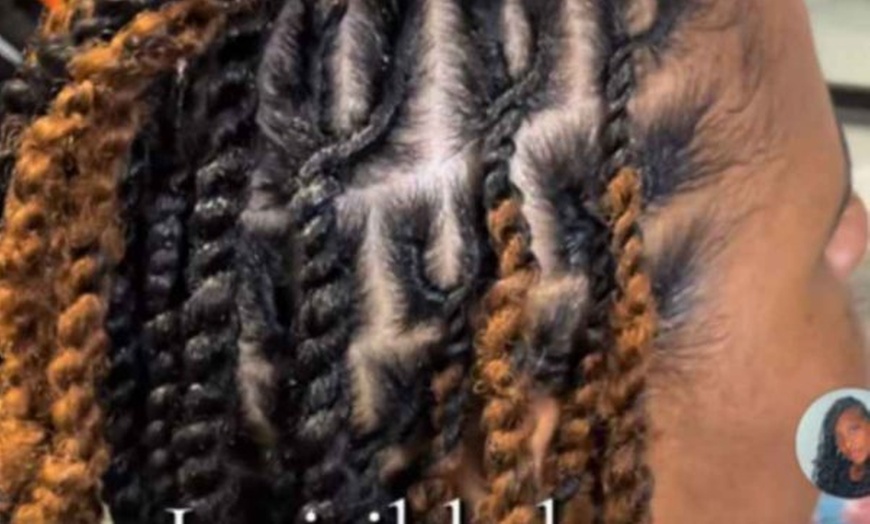 Image 3: Flawless Protective Styles & Expert Loc Maintenance for Healthy Hair