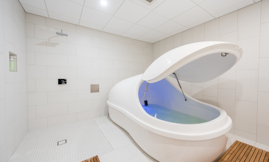 Image 2: Experience Ultimate Relaxation with 1 or 3 Float Tank Sessions