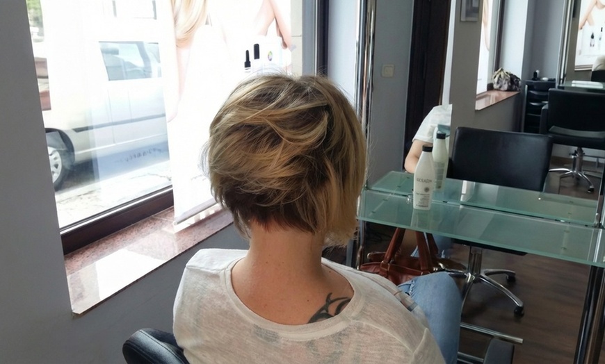 Image 5: Damen-Haarschnitt opt. inkl. Färben oder Strähnen für 1 Person