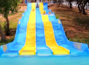 Ras Al Khaimah: 4* Hotel Stay with Dreamland Aqua Park Tickets for Two