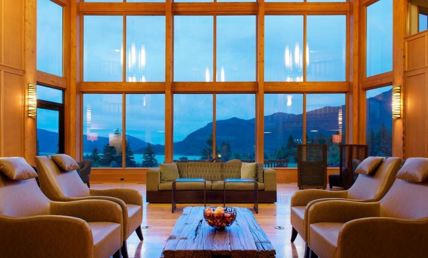 Image 16: Columbia River Gorge Lodge with Spa & Indoor Pool