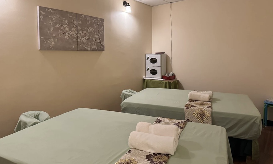 Image 4: Massages for 1 or 2 with Optional Hot Pink Salt Stones 