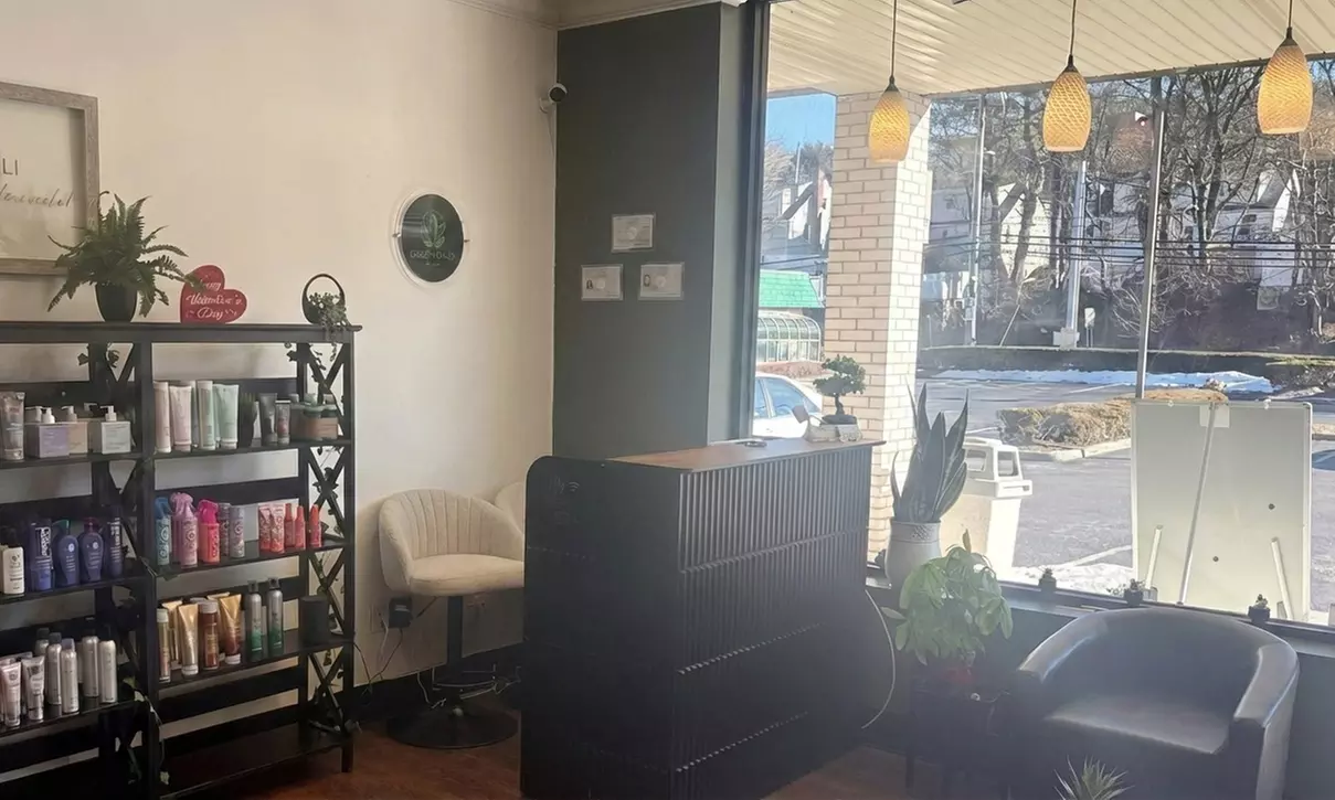 Transform Your Look and Save Up to 40% Off on Keratin Treatment with Haircut at Green Oasis Salon