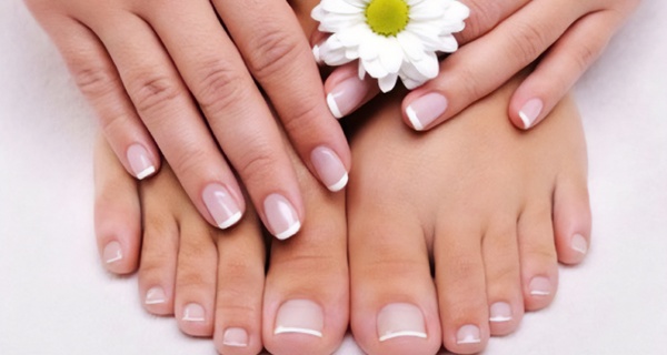 Manicure i pedicure spa z peelingiem i masażem