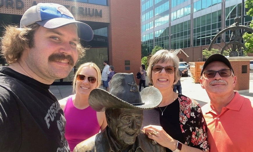 Image 7: Citywide scavenger hunt adventure guided by smartphone