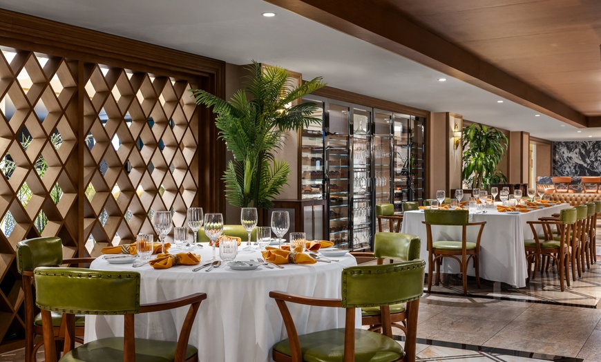 Image 21: Oceanfront escape near shopping, dining, and cruise port