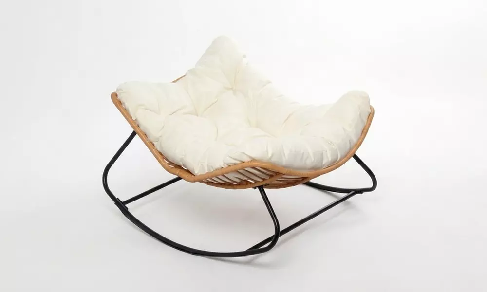 Fauteuil à bascule en résine tressée aspect rotin par Koccon