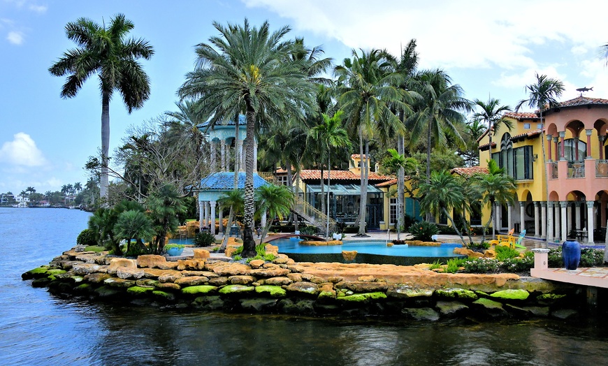 Image 2: Fort Lauderdale Sightseeing Cruises: Luxury Homes & Mega Yachts