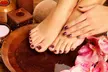Sesión de manicura y/o pedicura spa con esmaltado a elegir entre tradicional o semipermanente para 1 persona al 72% - Image 3
