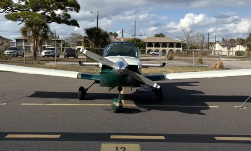 Image 3: Hands-On Discovery Flight Experience in Venice, Florida