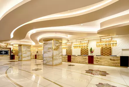Front desk / guest services