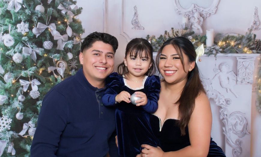 Image 2: Custom Holiday Photoshoots: Express & Premier Sessions, 40+ Backdrops