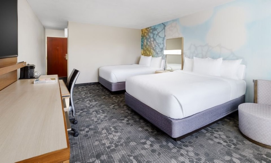 Image 18: Palmdale Hotel near Airparks and Desert Trails