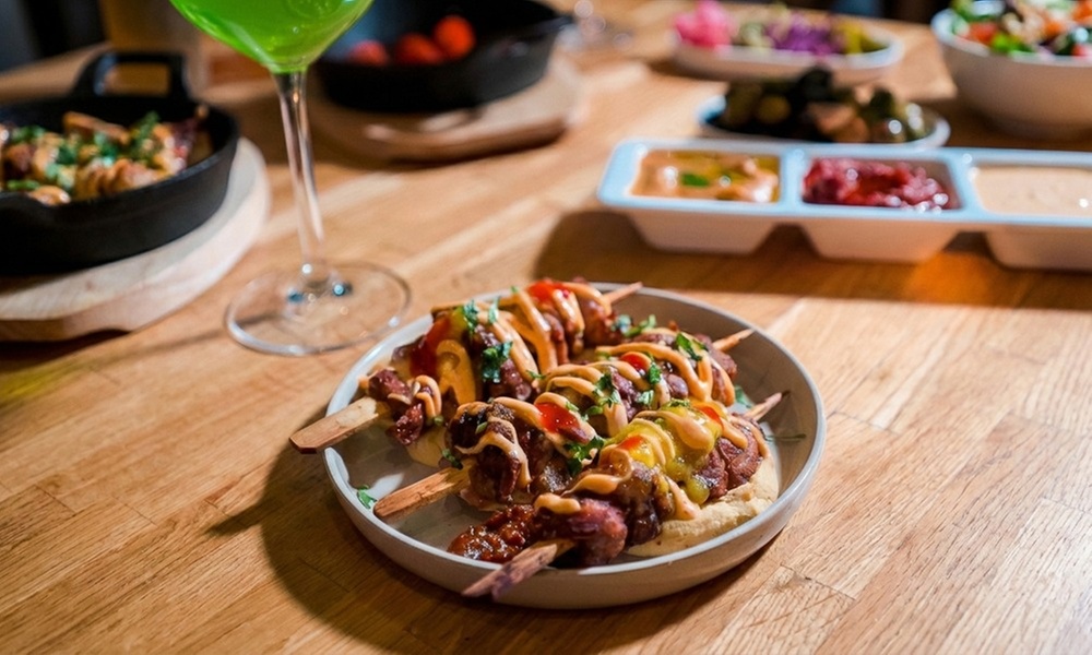 Tapas nach Wahl inkl. Softgetränk für 2 oder 4 Personen