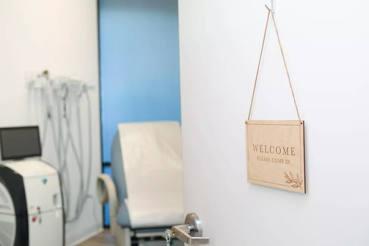 Refresh Your Look with ClearGlow Salicylic or Glow & Go Glycolic Peel