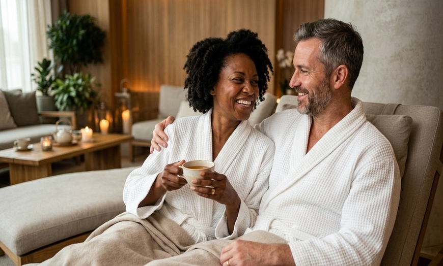 Image 4: Couples 60-Min or 90-Min Relaxing Combo Package w/ Hot Stones at New Fan Fan Spa Up to 50% Off