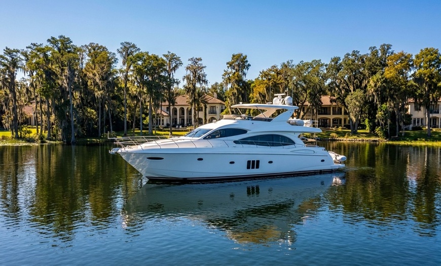 Image 4: Explore Orange County Waterways on 1-Hour Luxury Boat Tour of Orlando