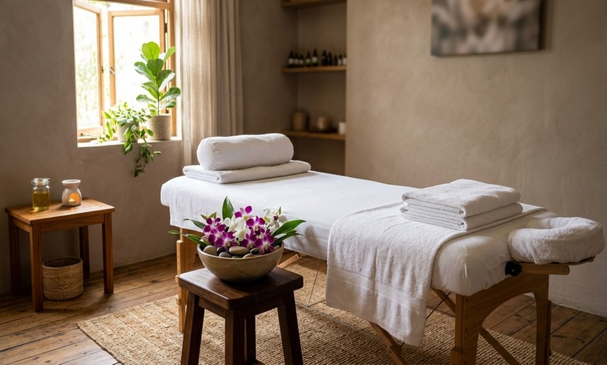 Image 2: Expert 60-Min Lymphatic Drainage Massage for Detox & Wellness


