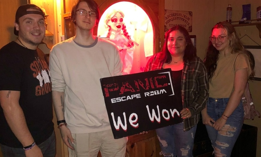 Image 2: Private Escape Games with Epic Stories in Hoffman Estates