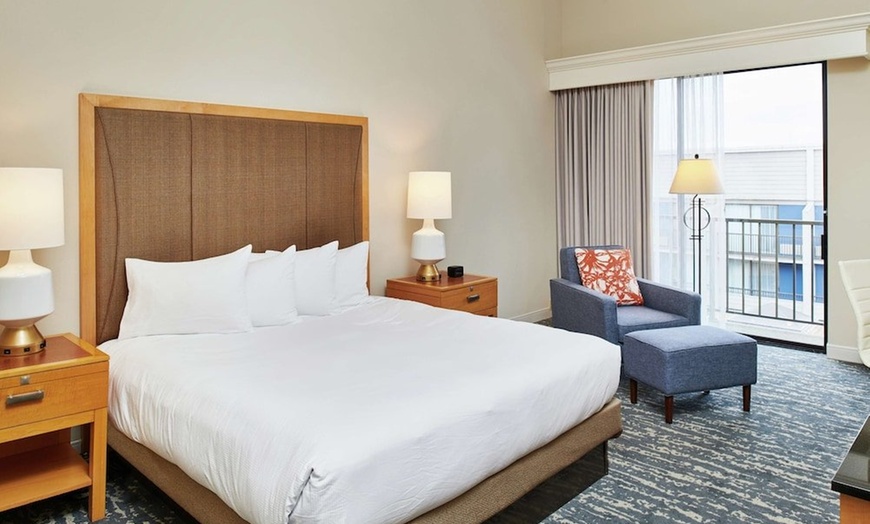 Image 16: Berkeley Marina Hotel with Indoor Pool and Bay Views