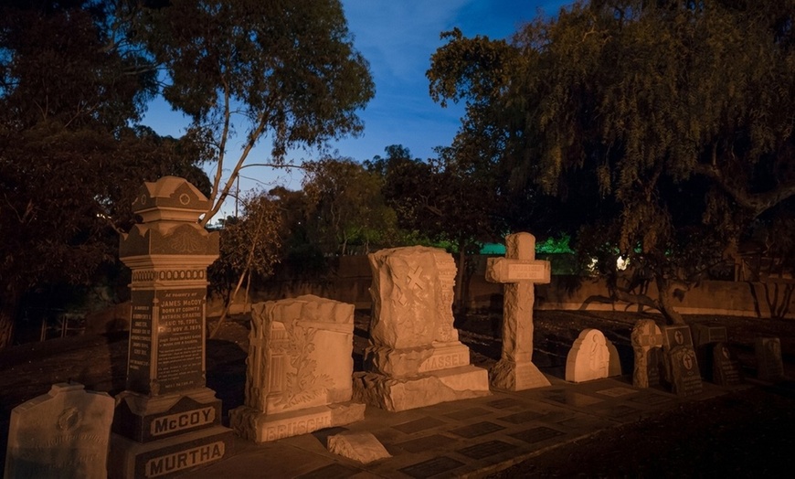 Image 2: Ghosts & Gravestones Tour San Diego 