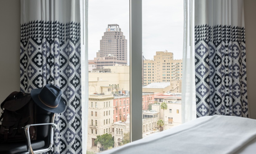 Image 30: San Antonio Riverwalk Suites with Rooftop Pool