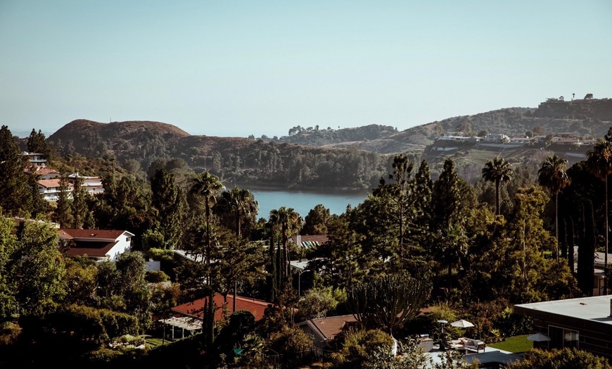 Image 4: Famous Homes & Movie Locations in a Open-Top Van w/ I RIDE LIKE A STAR