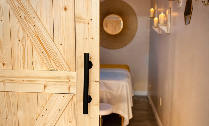 Image 4: Relax & Rejuvenate with a 60 or 90-Minute Choice of Massage 