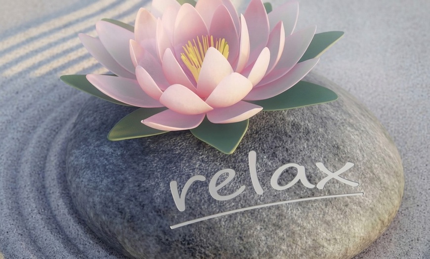 Image 3: Relaxing Couples Massage with Hot Towel and Stone Treatment
