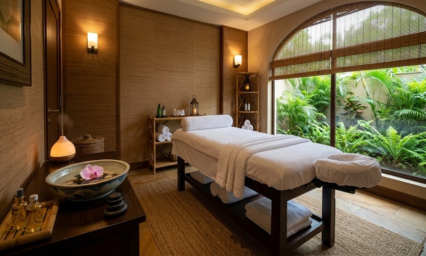 Image 3: Pampering Package with Facial, Upper Body Massage, Mud & Hot Towels