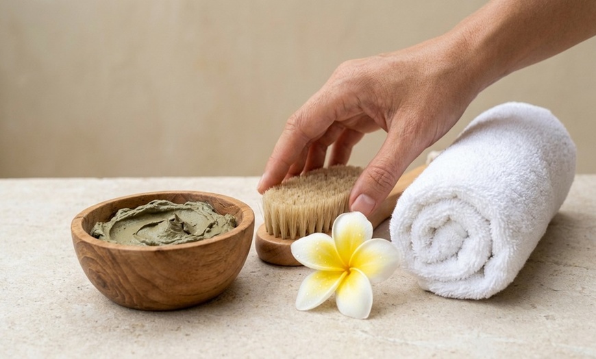 Image 2: Relax with a Deluxe Body Detox and Massage at Tao Massage
