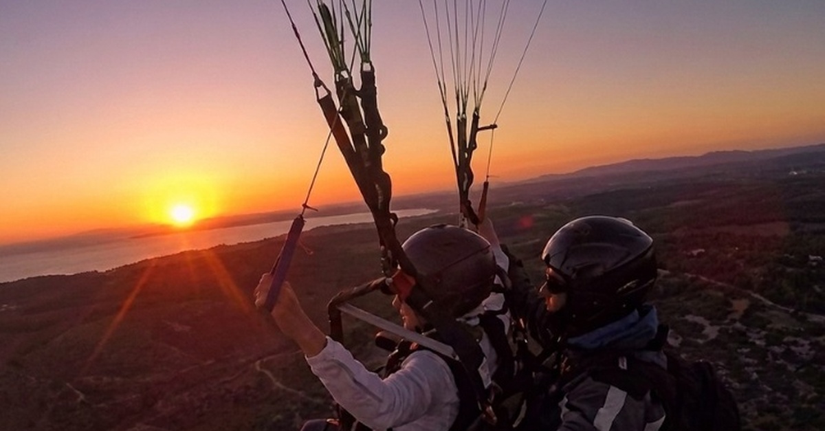 Vuelo en parapente biplaza sobre la costa mediterránea en Alicante