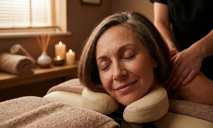 Image 3: 60-Minute Massage & Pain Consultation under the Guidance of Physician