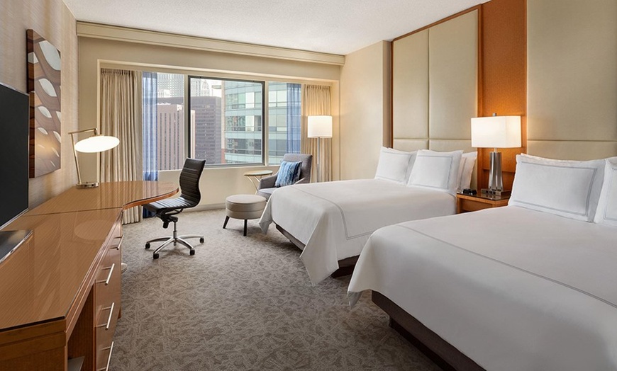Image 14: 4-Star Downtown Chicago Hotel near Millennium Park