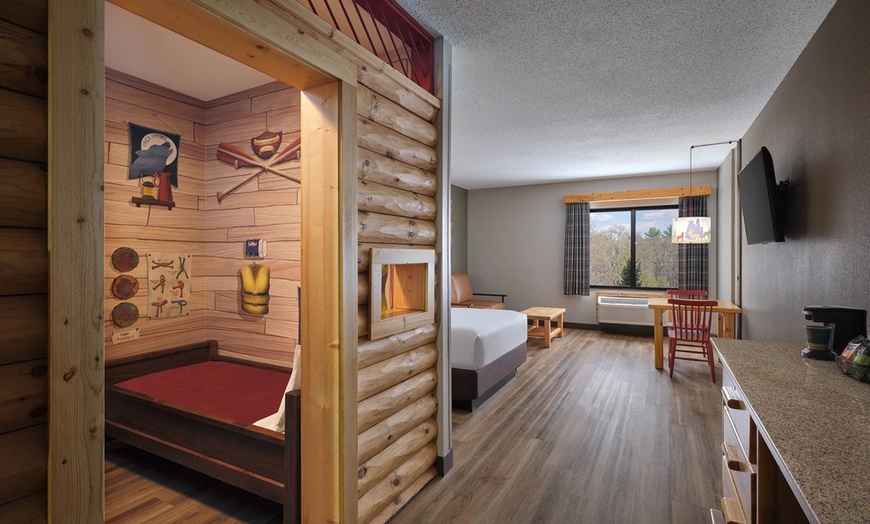 Image 17: Great Wolf Lodge Boston Indoor Water Park Resort