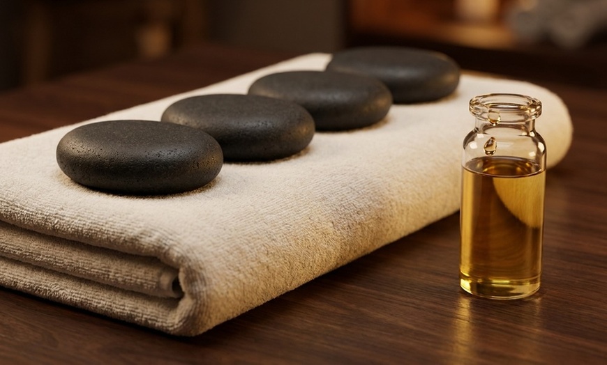 Image 2: 60-90 Minutes Massage + Hydrating Facial at Safa Oasis(Women Only Spa)
