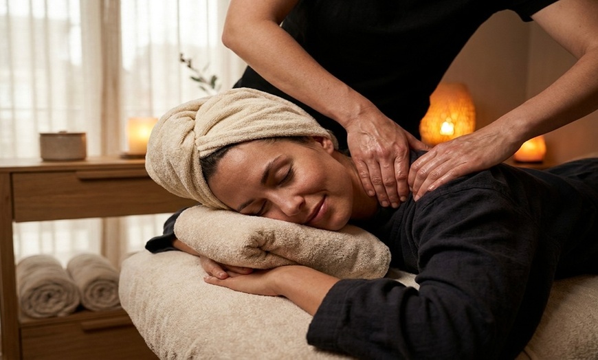 Image 3: Relaxing Full Body Massage for 60, 90, or 120 Minutes