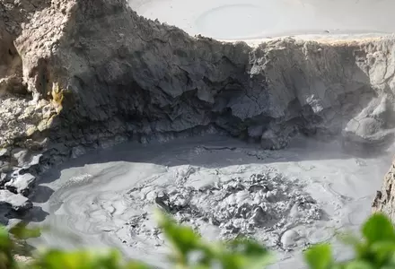 Sulphur Springs (the world's only drive-in volcano)